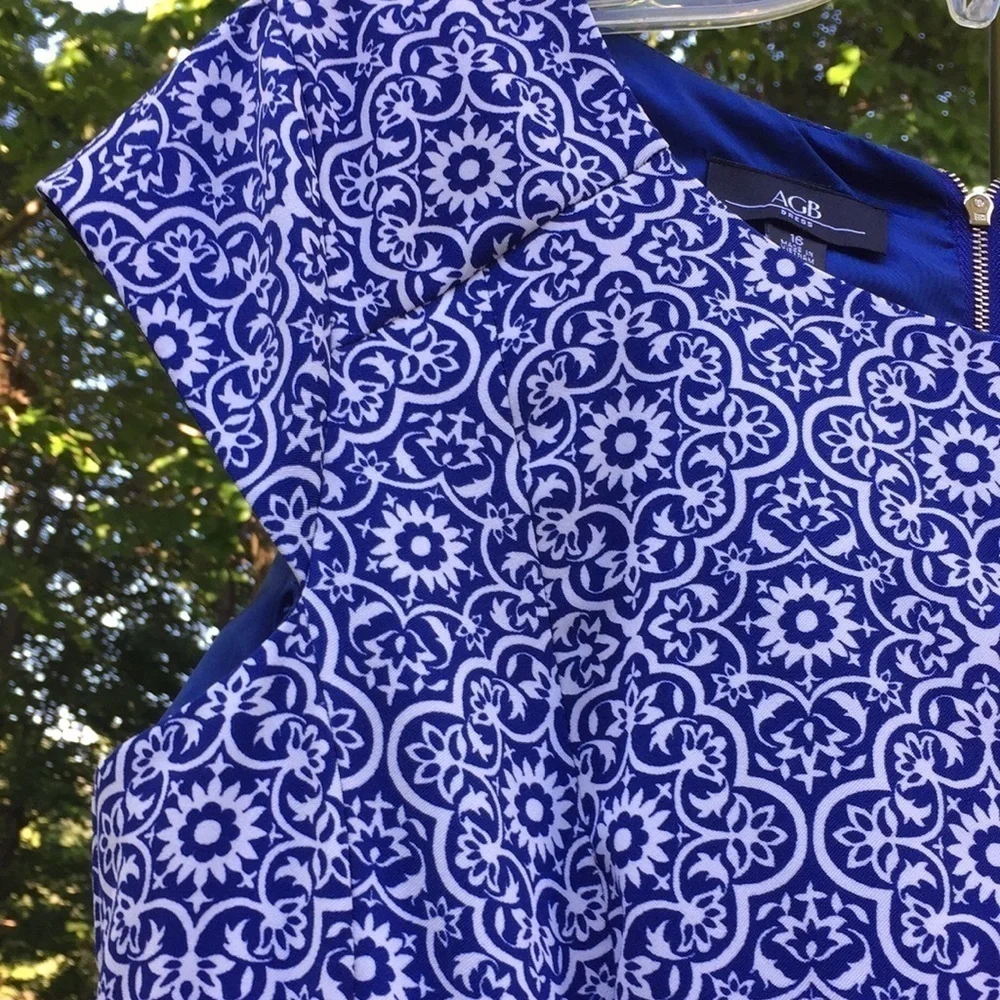 AGB BLUE WHITE CAP SLEEVE DRESS Size 16 EXCELLENT CONDITION PREWORN SO PRETTY
